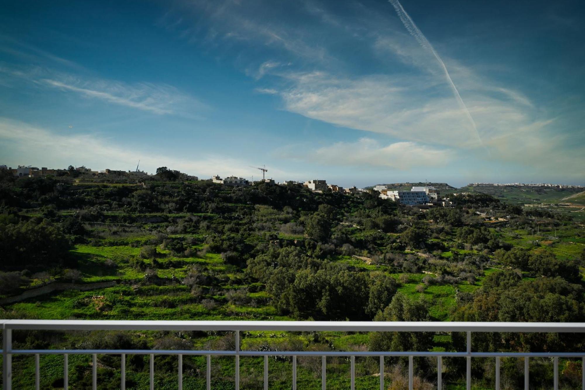 Cliff Edge Apartment In Xaghra Bagian luar foto